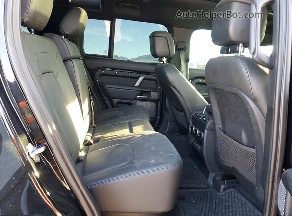 SALEBEEE2R2316267 2024 LAND ROVER DEFENDER Черный Вид задней части салона