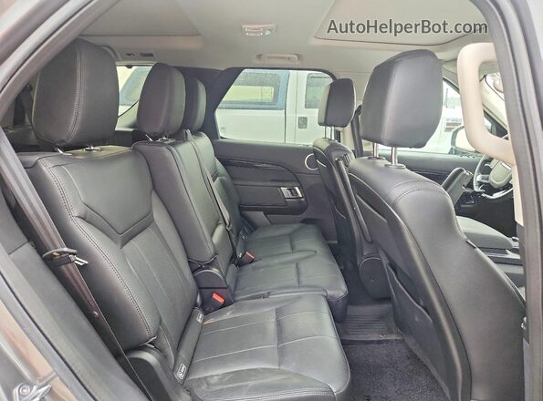 SALRG2RV4JA054838 2018 LAND ROVER DISCOVERY Серый Вид задней части салона