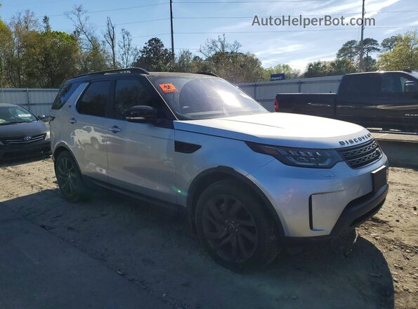 SALRG2RV6JA058809 2018 LAND ROVER DISCOVERY Серебряный Передняя правая четверть