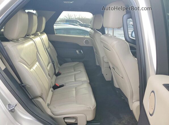 SALRGBBVXHA037322 2017 LAND ROVER DISCOVERY Tan Вид задньої частини салону
