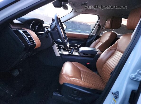 SALRHBBV0HA034992 2017 LAND ROVER DISCOVERY Белый Вид салона спереди