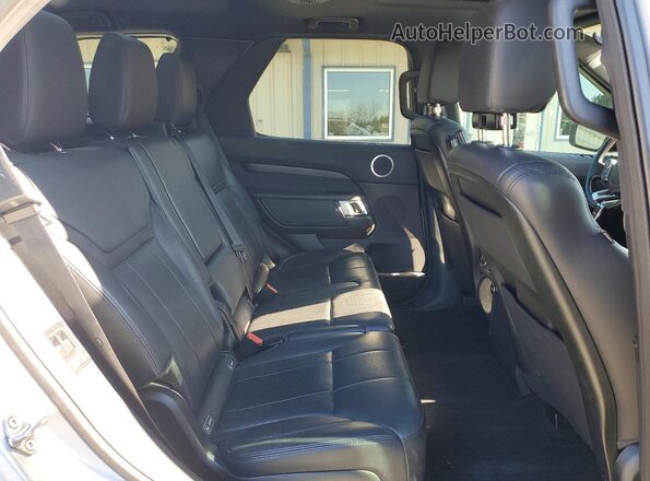 SALRR2RV6JA073238 2018 LAND ROVER DISCOVERY Серебряный Вид задней части салона