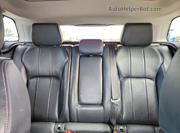 SALVP2BG1HH235682 2017 LAND ROVER RANGE Silver Widok tylnych siedzeń
