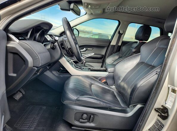 SALVP2BG1HH235682 2017 LAND ROVER RANGE Silver Widok wnętrza z przodu