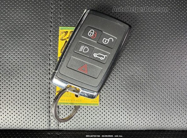 SALYL2EX3TA813996 2026 LAND ROVER RANGE ROVER VELAR Белый Вид панели приборов