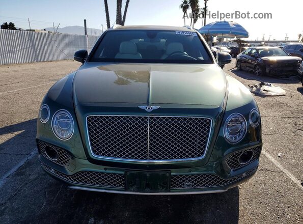 SJAAC2ZV0JC022698 2018 BENTLEY BENTAYGA Green Widok z przodu