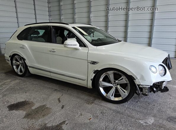 SJAAC2ZV8HC015170 2017 BENTLEY BENTAYGA Белый 