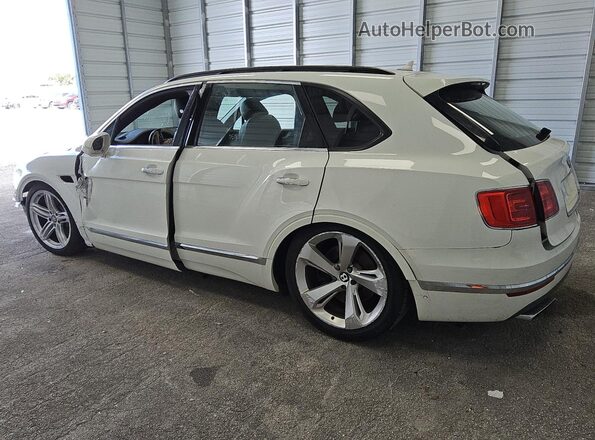 SJAAC2ZV8HC015170 2017 BENTLEY BENTAYGA Белый 
