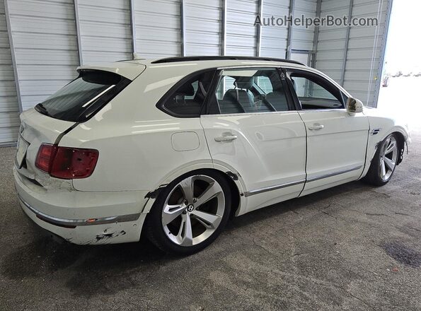 SJAAC2ZV8HC015170 2017 BENTLEY BENTAYGA Белый 