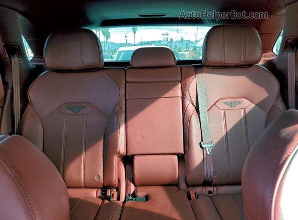 SJAAM2ZV9MC037511 2021 BENTLEY BENTAYGA Черный Вид задних сидений