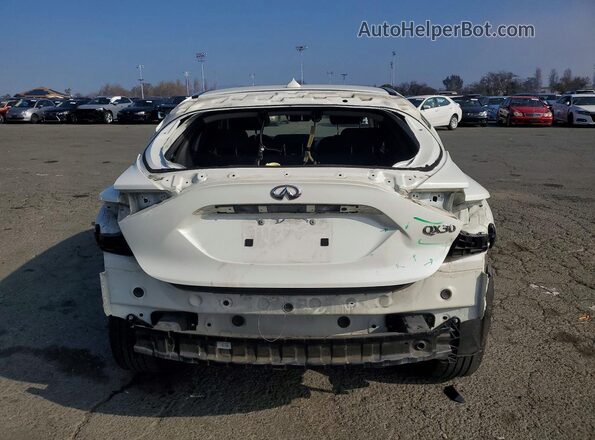 SJKCH5CP5KA010805 2019 INFINITI QX30 White Widok z tyłu