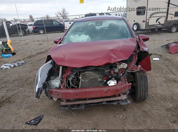 VNKJTUD33HA082696 2017 TOYOTA YARIS Красный Вид задней части салона