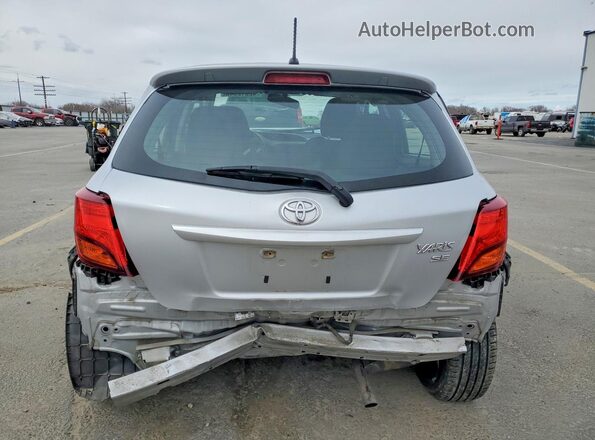 VNKKTUD38GA064097 2016 TOYOTA YARIS Silver Vista trasera