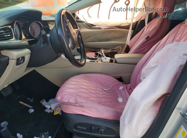 W04GL6SX4J1114740 2018 BUICK REGAL Silver Widok wnętrza z przodu