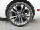 2018 Buick Cascada Premium White vin: W04WH3N56JG029675 Damage: Right Front Wheel, Curb Rash, 1 To 2 Inches