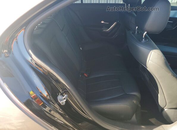 W1K3G4EB1NJ337861 2022 MERCEDES-BENZ A Черный Вид задних сидений