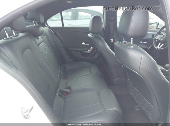 W1K3G4EB2NJ337772 2022 MERCEDES-BENZ A 220 White Widok naklejki z numerem VIN