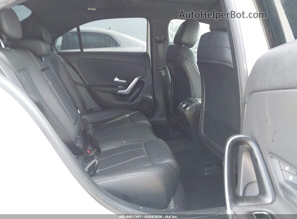 W1K3G4EB4LJ201575 2020 MERCEDES-BENZ A 220 Белый Вид наклейки с VIN-кодом