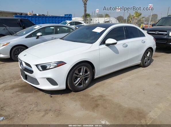 W1K3G4EB4LJ201575 2020 MERCEDES-BENZ A 220 Белый Передняя левая четверть