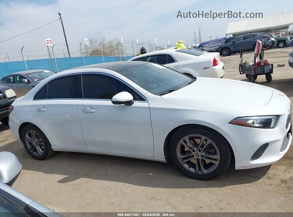 W1K3G4EB4LJ201575 2020 MERCEDES-BENZ A 220 Белый Вид задней части салона