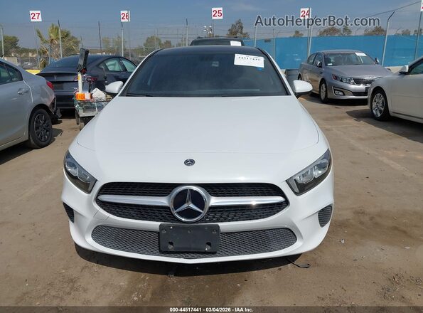 W1K3G4EB4LJ201575 2020 MERCEDES-BENZ A 220 Белый Вид щитка приборов