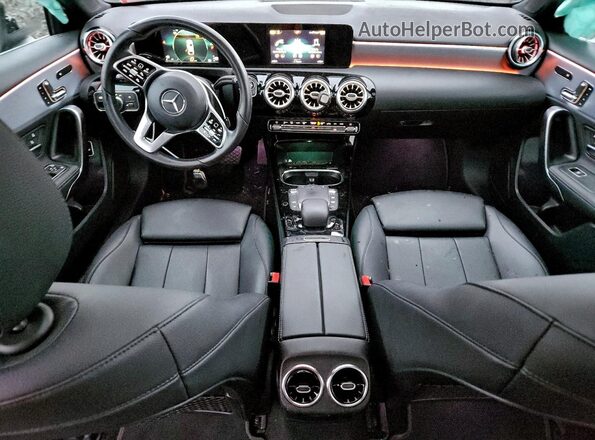 W1K3G4EB7MJ275669 2021 MERCEDES-BENZ A Black Vista del salpicadero
