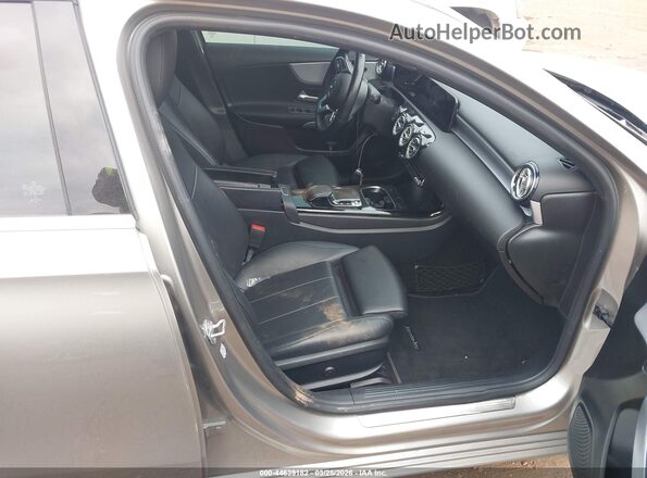 W1K3G4EB8LW044846 2020 MERCEDES-BENZ A 220 Серебряный Вид салона спереди