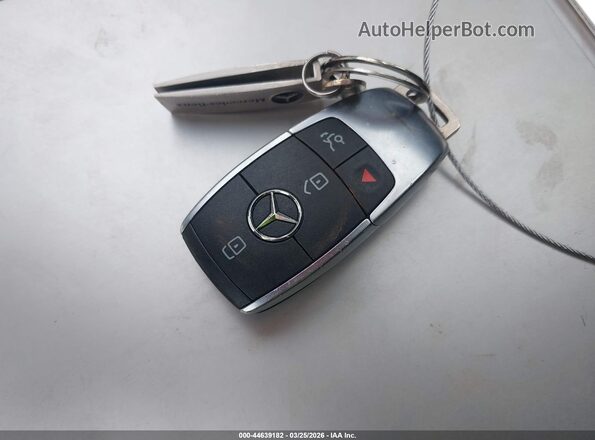 W1K3G4EB8LW044846 2020 MERCEDES-BENZ A 220 Серебряный Вид панели приборов