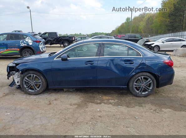 W1K3G4EB9LJ225757 2020 MERCEDES-BENZ A 220 Blue Widok wnętrza 360 stopni