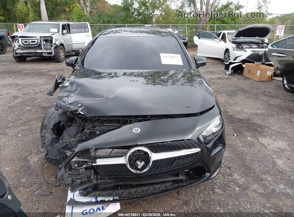 W1K3G4EB9NJ368260 2022 MERCEDES-BENZ A 220 Черный Вид щитка приборов
