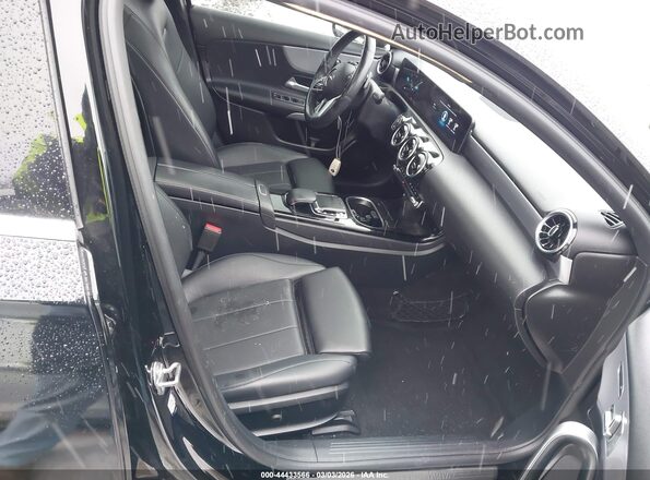 W1K3G4FB4LW047516 2020 MERCEDES-BENZ A 220 Black Widok wnętrza z przodu