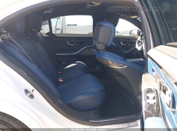 W1K6G8CB7SA319058 2025 MERCEDES-BENZ AMG S 63 E White Widok naklejki z numerem VIN