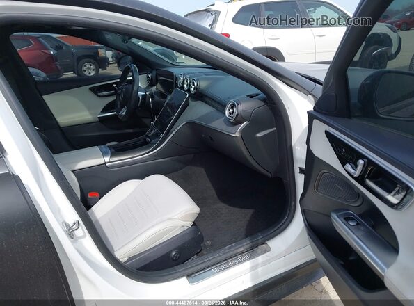 W1KAF4HB8PR083740 2023 MERCEDES-BENZ C-CLASS Silver Widok wnętrza z przodu