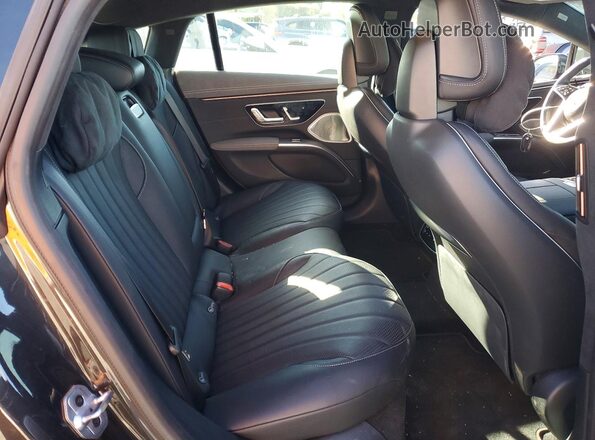 W1KCG2DB4RA047660 2024 MERCEDES-BENZ EQS Gray Widok tylnych siedzeń