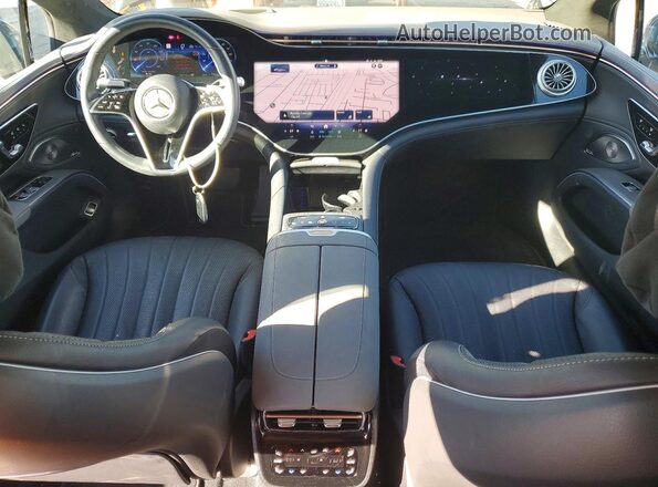 W1KCG2DB4RA047660 2024 MERCEDES-BENZ EQS Gray Widok deski rozdzielczej