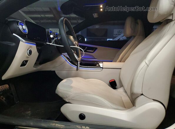 W1KMJ4HB7RF043942 2024 MERCEDES-BENZ CLE Черный Вид салона спереди