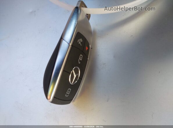 W1KWF8DB1LR595109 2020 MERCEDES-BENZ C-CLASS Синий Вид панели приборов