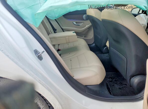 W1KWF8EB0MR631792 2021 MERCEDES-BENZ C White Widok tylnych siedzeń