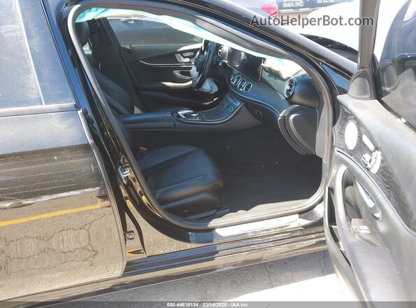W1KZF8DB6LA821091 2020 MERCEDES-BENZ E-CLASS Черный Вид салона спереди