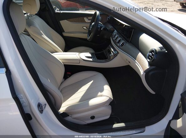 W1KZF8EB8PB176409 2023 MERCEDES-BENZ E-CLASS White Вид салону спереду