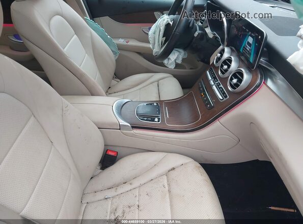 W1N0G8EB0NG068889 2022 MERCEDES-BENZ GLC 300 Черный Вид салона спереди