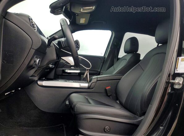 W1N4M4GB9SW392098 2025 MERCEDES-BENZ GLB-CLASS Черный Вид салона спереди