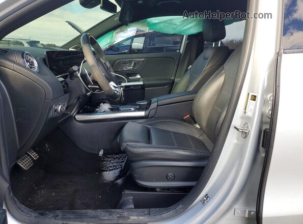 W1N4N5DB0PJ473910 2023 MERCEDES-BENZ GLA Серебряный Вид салона спереди