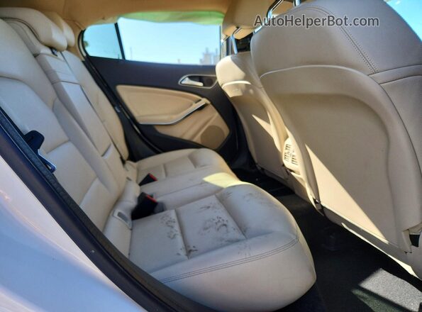 W1NTG4EB1LU040717 2020 MERCEDES-BENZ GLA Белый Вид задней части салона