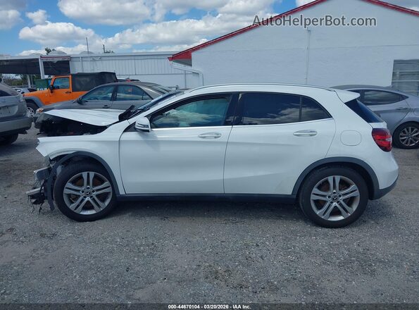 W1NTG4EB6LU030863 2020 MERCEDES-BENZ GLA 250 White 360 interior view