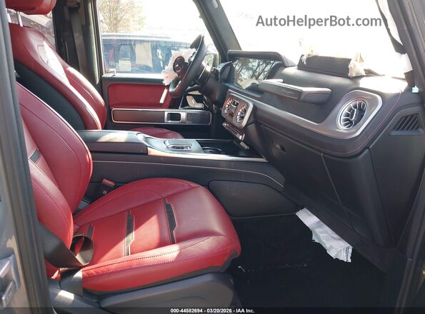 W1NWH5AB5SX020845 2025 MERCEDES-BENZ AMG G 63 Gray Front interior view