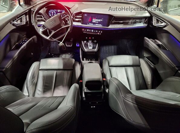 WA122AFZ7RP004978 2024 AUDI Q4 Gray Вид панелі приладів