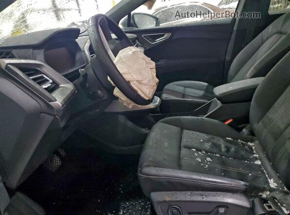 WA122BFZ2PP030679 2023 AUDI Q4 Gray Widok wnętrza z przodu