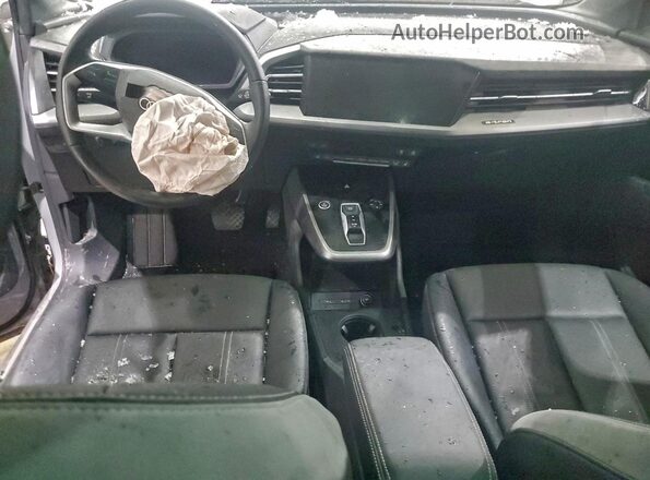 WA122BFZ2PP030679 2023 AUDI Q4 Gray Widok deski rozdzielczej