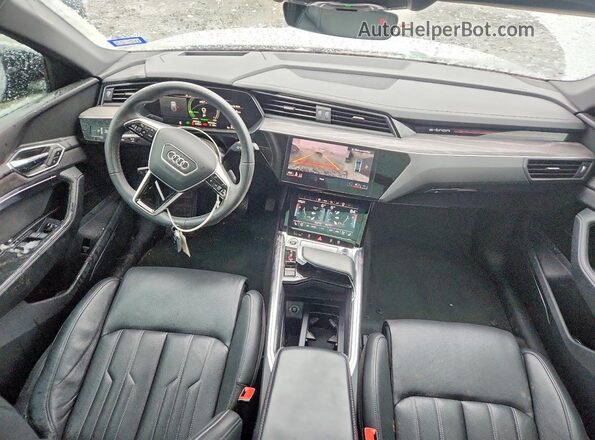 WA13ABGE9PB024202 2023 AUDI E-TRON Black Widok deski rozdzielczej